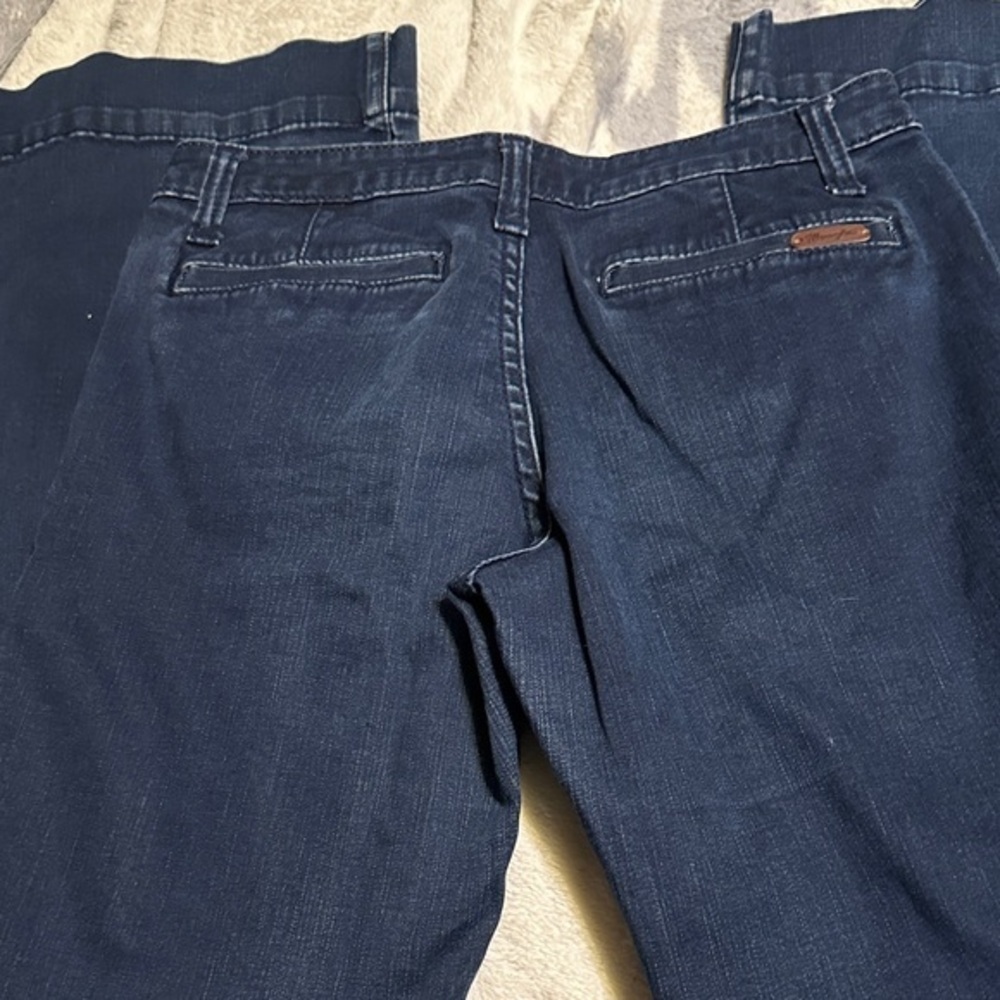 668.  Wrangler trouser Women's Indigo Wide Leg Jeans size 3